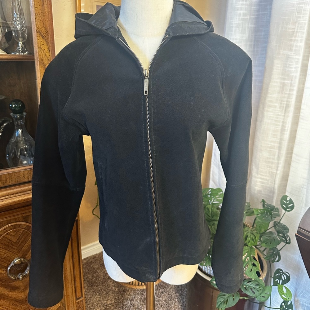 Maxima by Wilson’s suede leather hooded jacket. Size small